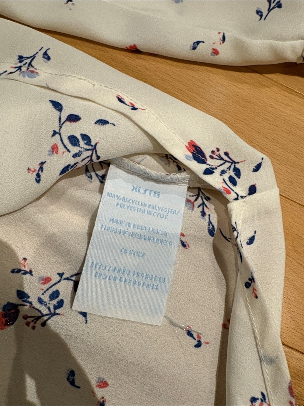 VEUC Women's Penmans Long Sleeve Cream Floral Henley Blouse - size XL - Picture 9 of 16